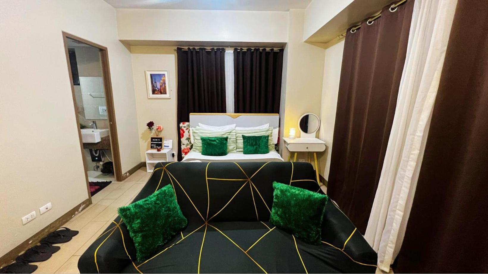 פאסאי Two Palm Tree Villas Condominium - Studio 8Th Fl With Balcony - Across Terminal 3 Airport מראה חיצוני תמונה