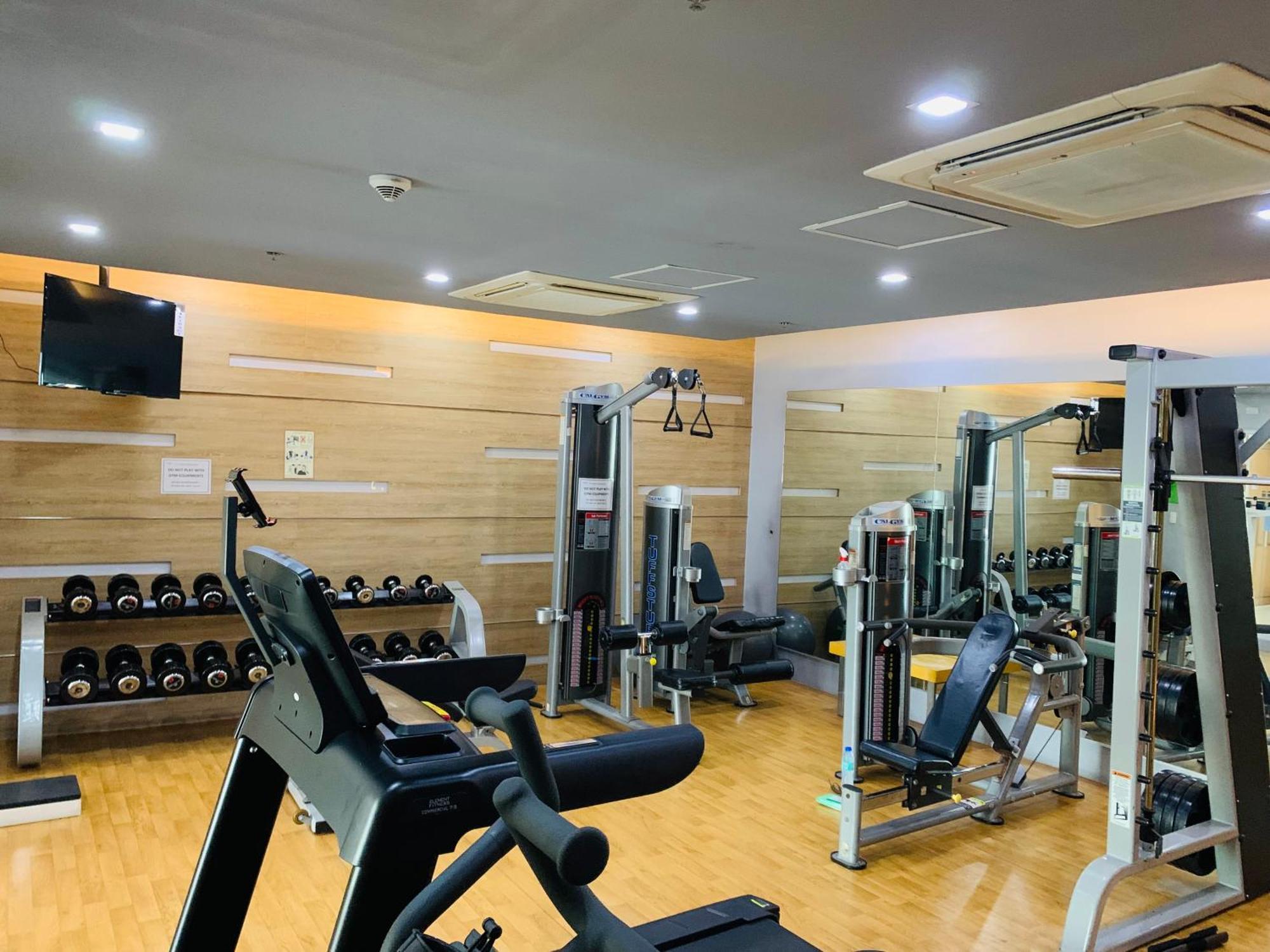 פאסאי Two Palm Tree Villas Condominium - Studio 8Th Fl With Balcony - Across Terminal 3 Airport מראה חיצוני תמונה